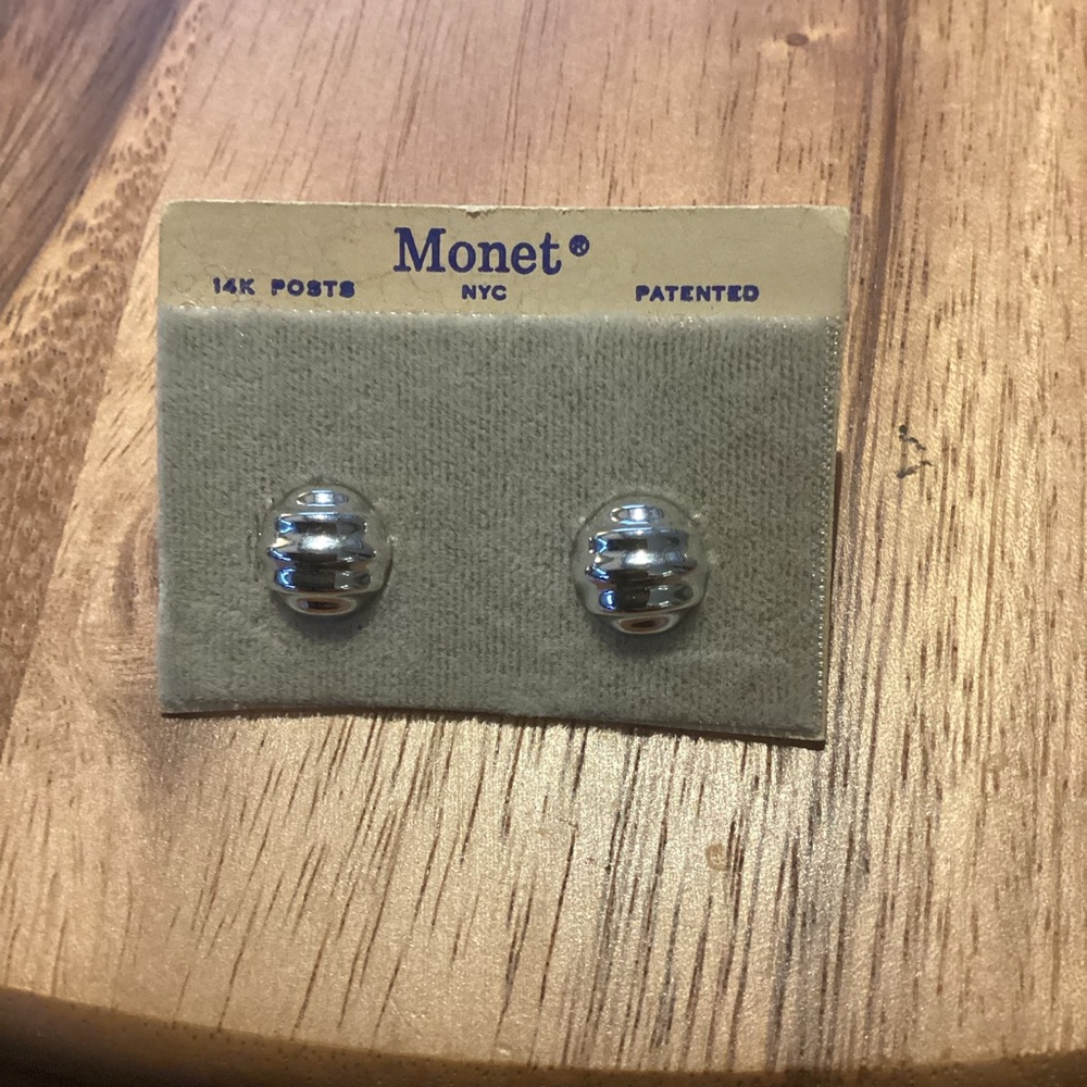 Monet Vintage Silver Tone Ribbed Earrings NWTS 14k posts
